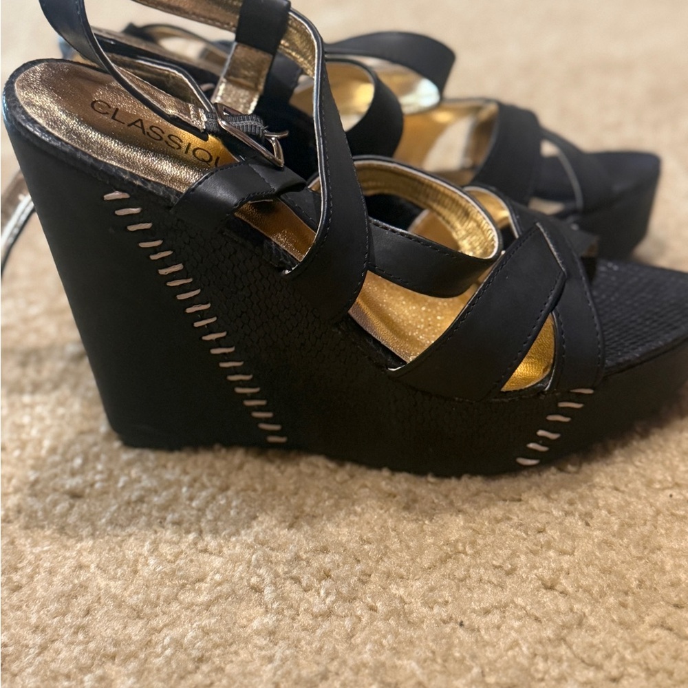 Classiques Entier Black and Gold Strappy Sandals - Picture 3 of 5